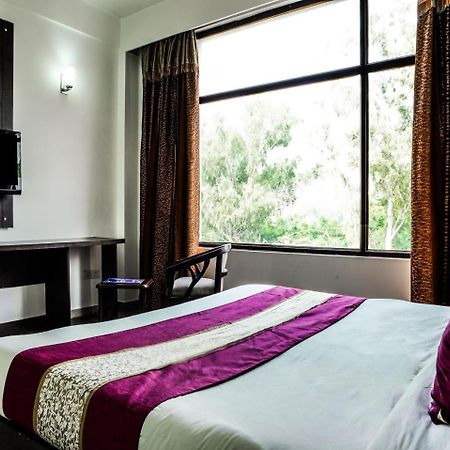 Madhu Resort Agra  Eksteriør bilde