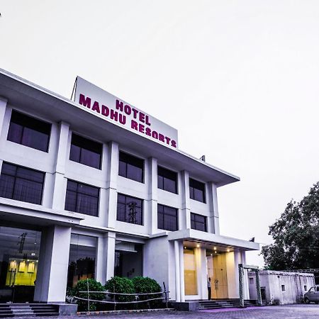 Madhu Resort Agra  Eksteriør bilde